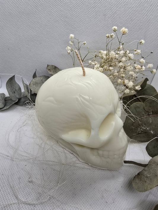 Totenkopf mit Flammen